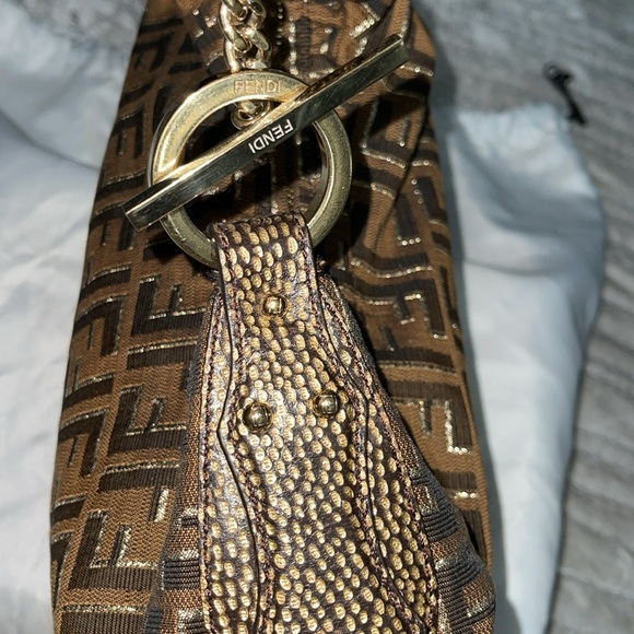 Fendi hobo bag preloved excellent condition gorgeous bag - Picture 5 of 16